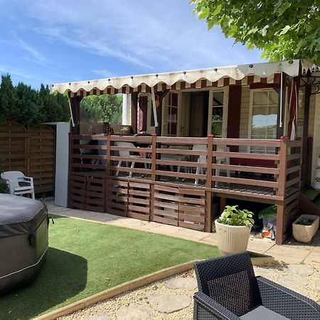 فندق Havre De Paix Bord De Saone Avec Jacuzzi Massieux المظهر الخارجي الصورة