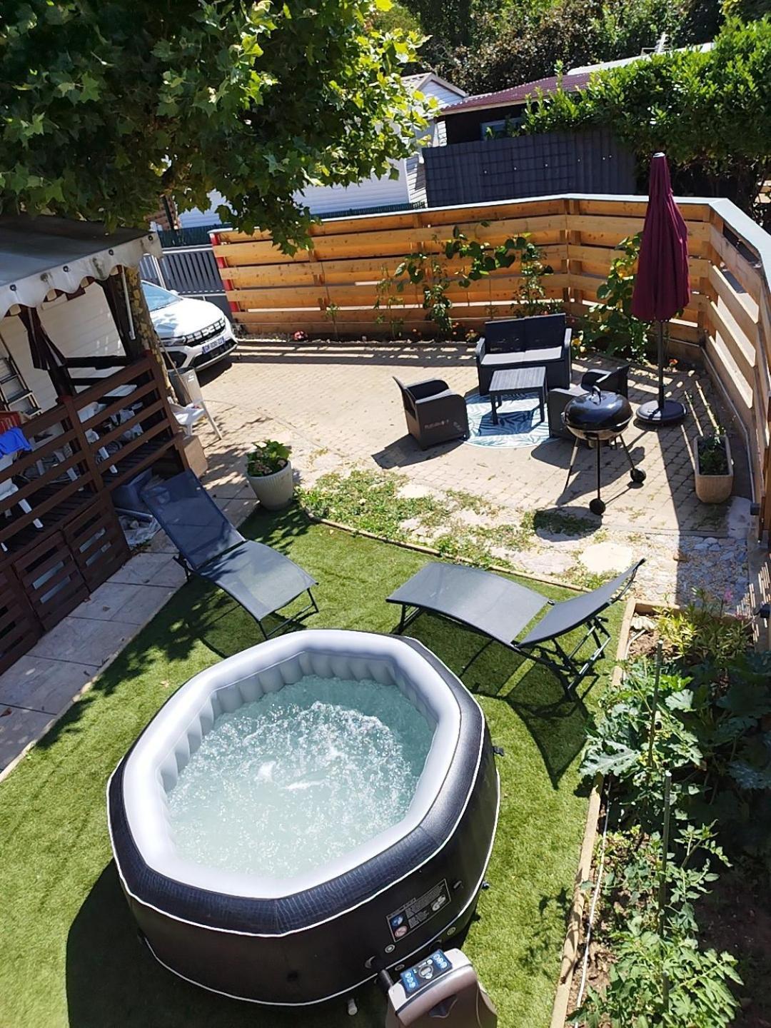 فندق Havre De Paix Bord De Saone Avec Jacuzzi Massieux المظهر الخارجي الصورة